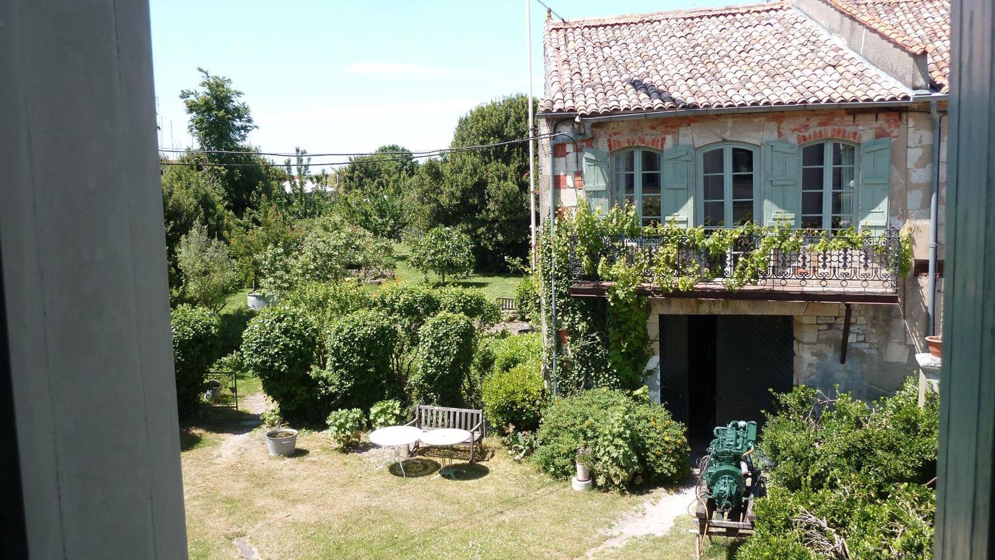 Le Domaine Du Meunier Hotel Mortagne-sur-Gironde Room photo